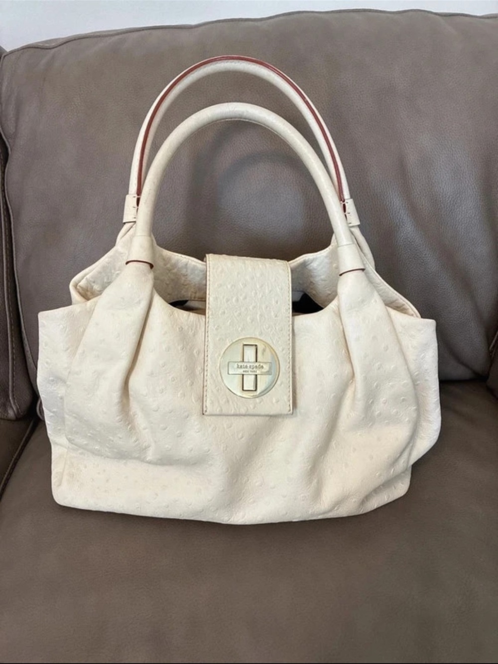 Kate Spade Stevie Hobo Bexley Embossed
Ostrich Leather Color Clotted Cream